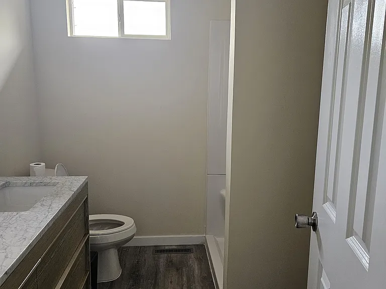 134 N Madison Ave — Photo 14