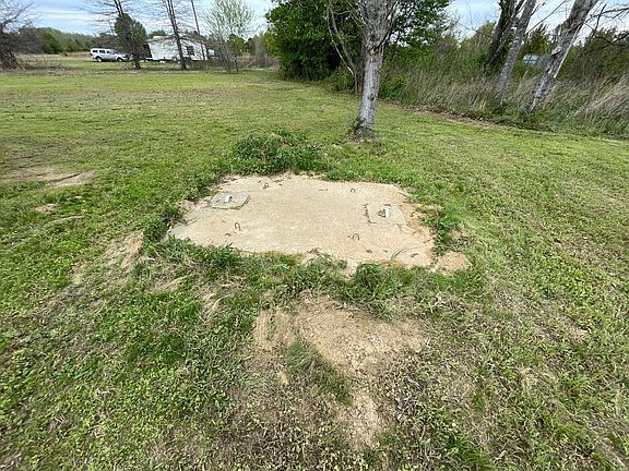 5th image of 395 Pigeon Rd