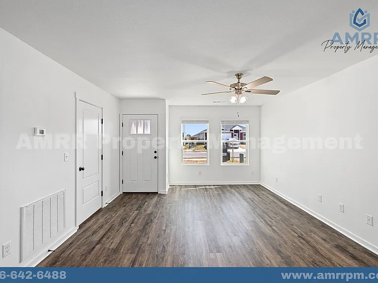 1512 Bluegrass St — Photo 2