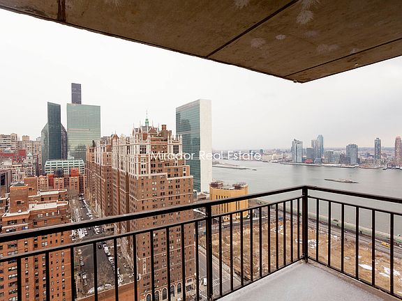 5th image of 330 E 39th St APT 18J
