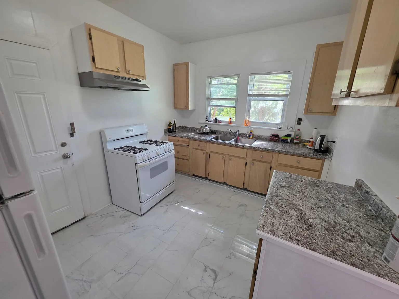 7500 Hanover St — Photo 4