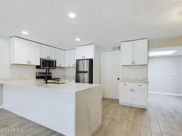 847 W RICE Drive, Tempe, AZ 85283