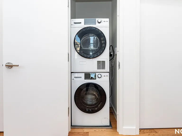 129 Graham Ave #3R — Photo 9