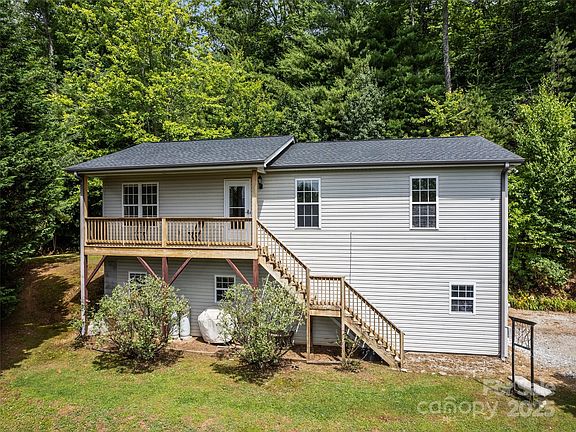 2nd image of 3 Bonnie Ln