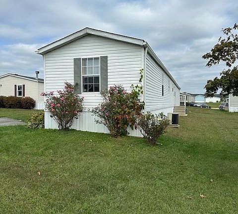 4th image of 556 Holly Dr