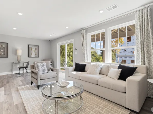 8363 Meadowood Dr, Hanover, MD 21076