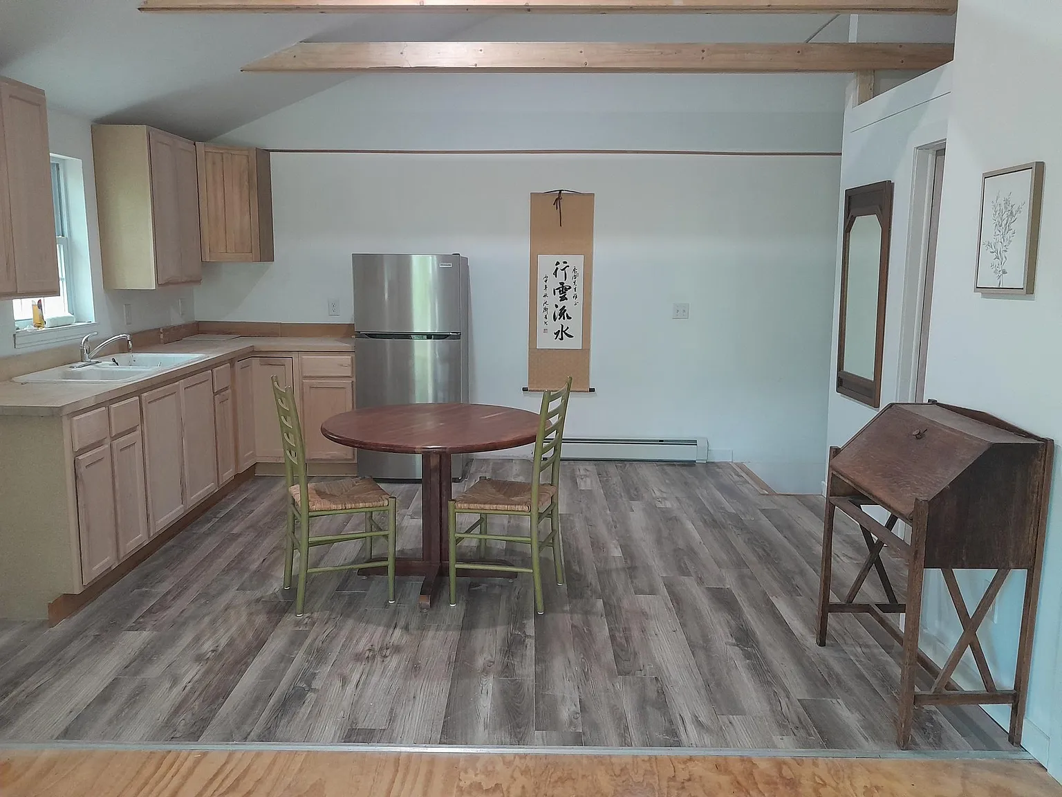 2 bed, 1050 sqft, $2,100 — Photo 2