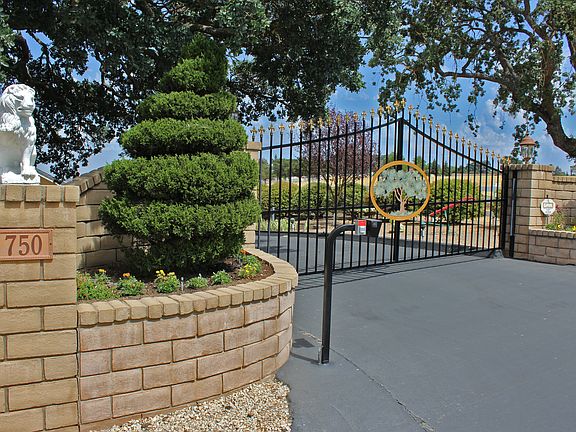 4th image of 750 Hereford Ln