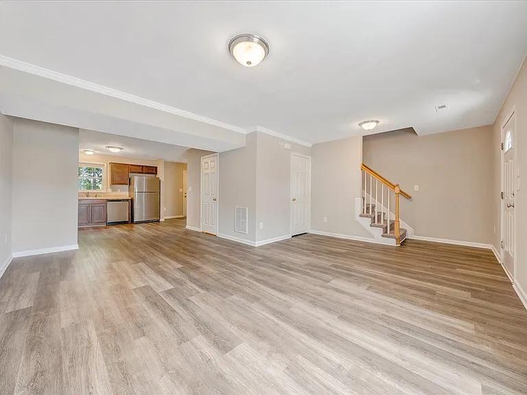 6852 Woodcreeper Dr — Photo 3
