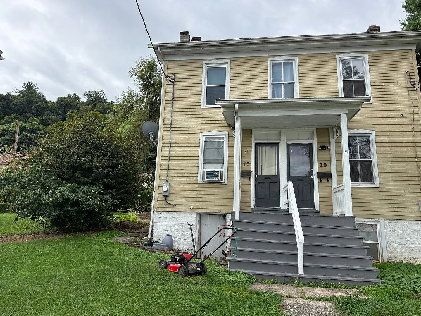 Charming 2-Bedroom Plus Bonus Room , 1-Bathroom Home For Rent in Newport, PA/Newport School Distr... — Photo 2