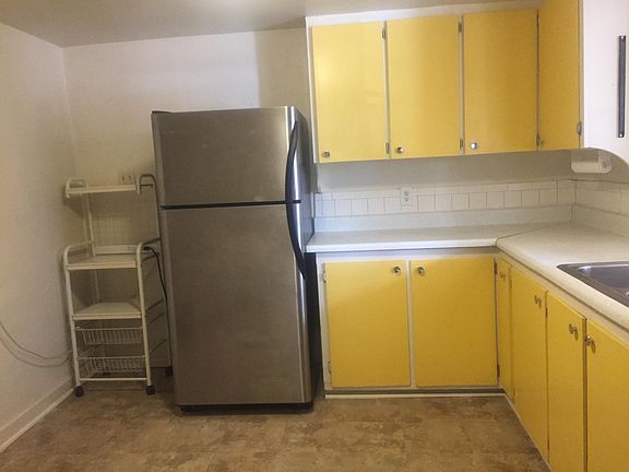 4th image of 1256 Summer Ave NW
