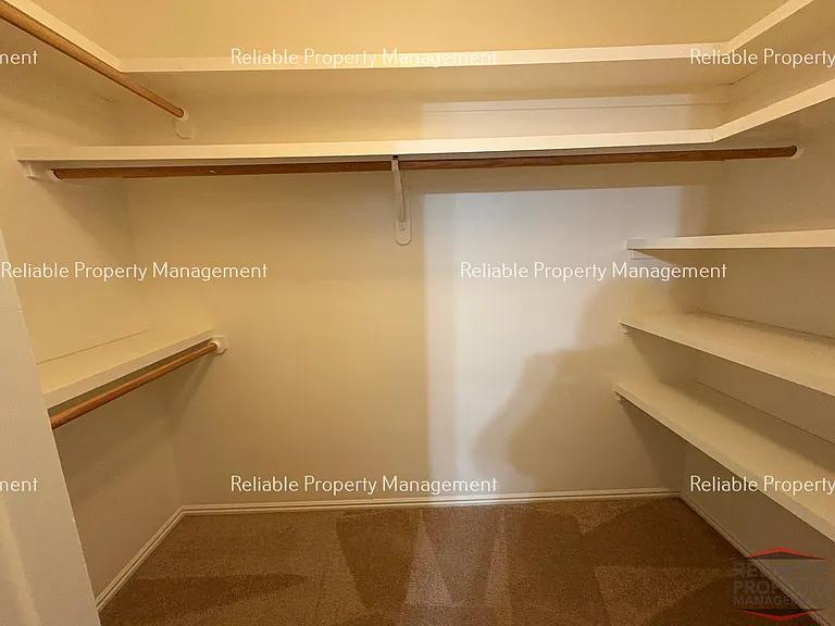 1322 Walstrom Ln — Photo 7