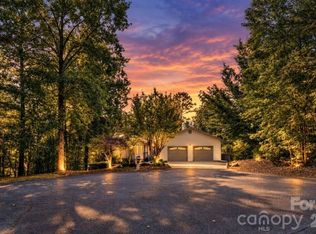 119 Rome Ct, Lake Lure, NC 28746