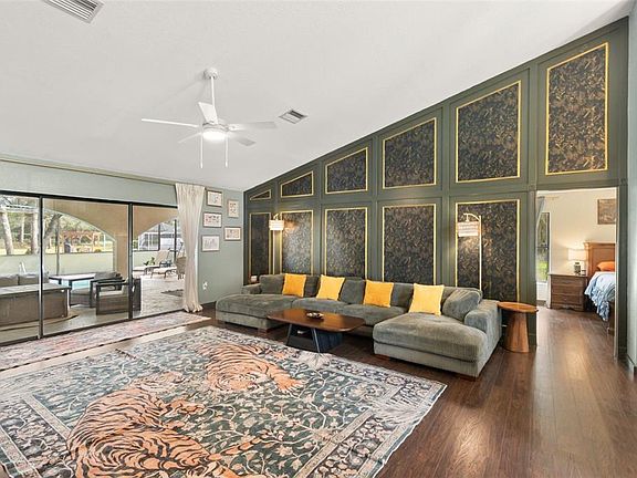 5th image of 312 Hollow Oak Ct