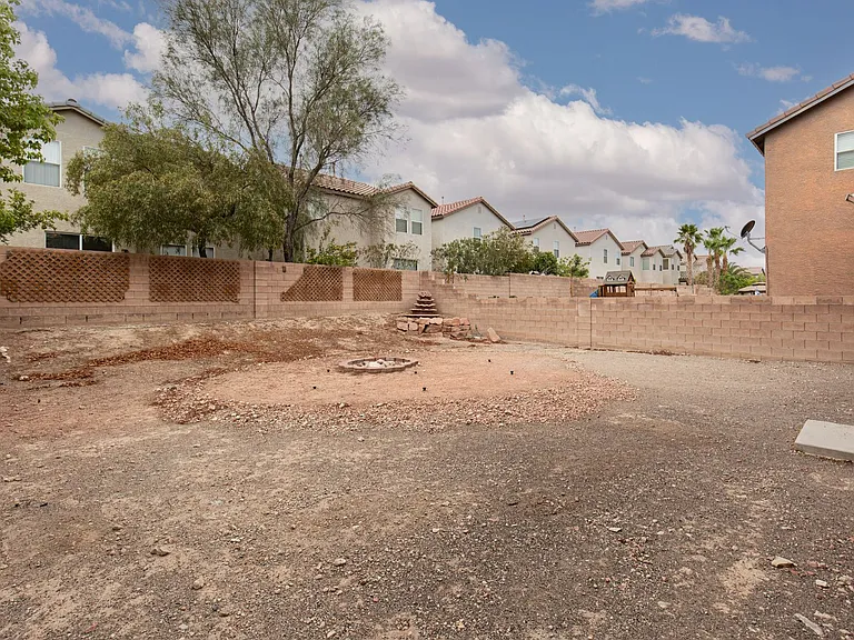 275 Calvino Ave — Photo 35