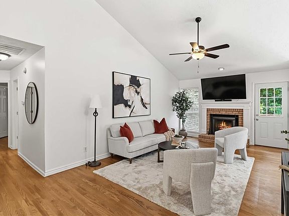 4th image of 2149 Hunters Branch Ct