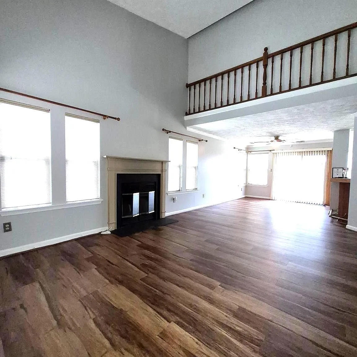 3 bed, 2.5 bath, 1498 sqft, $3,000 — Photo 3