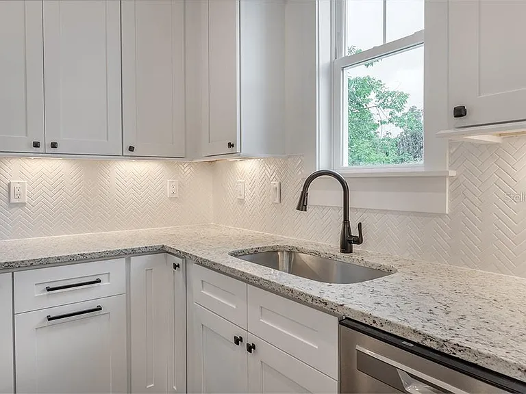 1408 E Curtis St #B — Photo 18