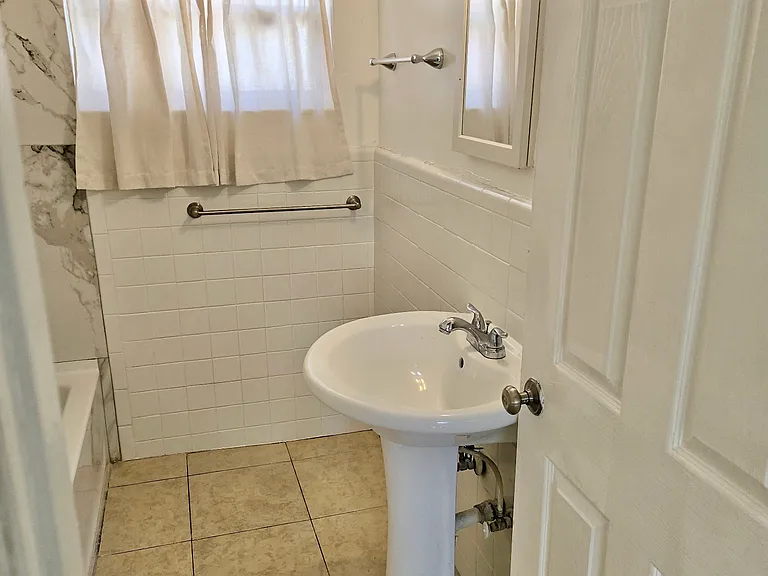 522 Florida Ave — Photo 16