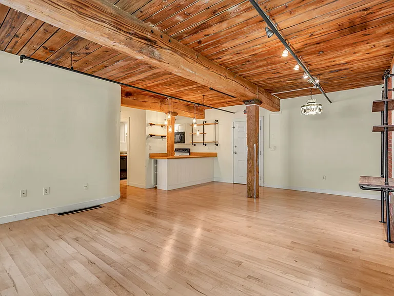 14 Sanford St #7 — Photo 5