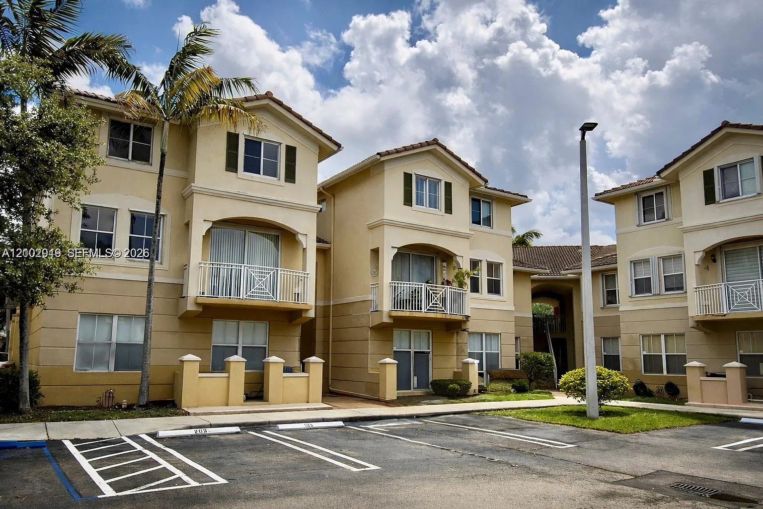 Century Park Condo — Photo 3