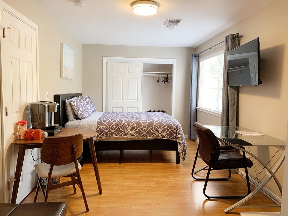 1st image of 1777 Cape Coral Dr #4