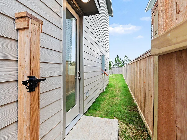 12610 Blue Catfish Ln — Photo 37