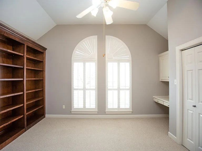 2601 Sweetgrass Dr — Photo 5