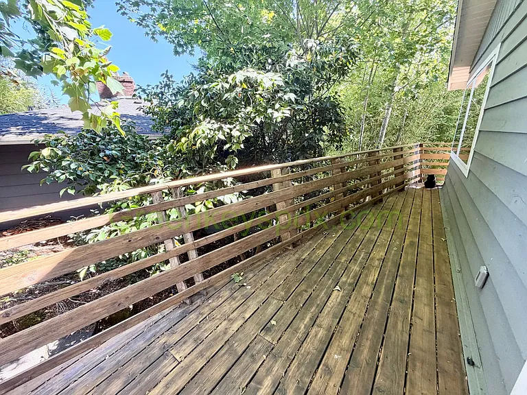 2230 SW Caldew St — Photo 20
