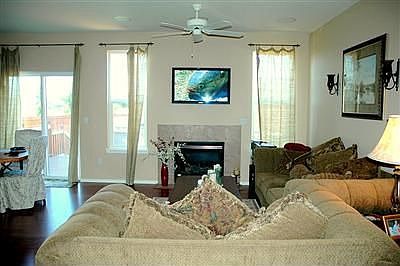 Family Room - Kitchen