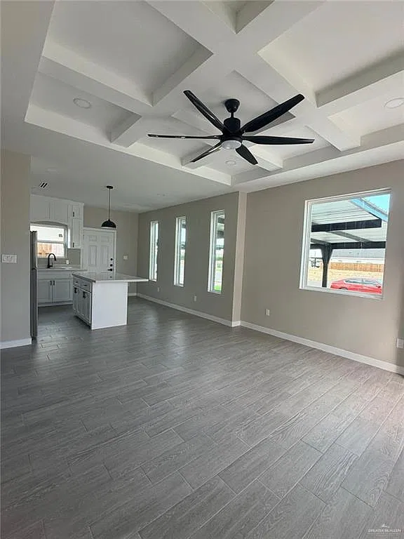 3 bed, 2.0 bath, 1100 sqft, $1,350 — Photo 3