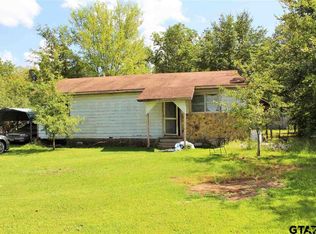 60 Roberson Rd, Omaha, TX 75571