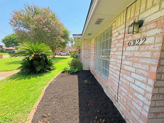 3rd image of 6322 S Briar Bayou Dr