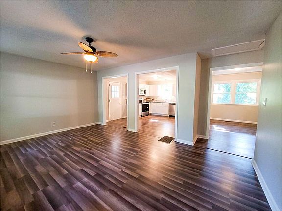 4th image of 3011 Arnold Dr