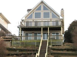 1533 Holiday Dr, Sandwich, IL 60548