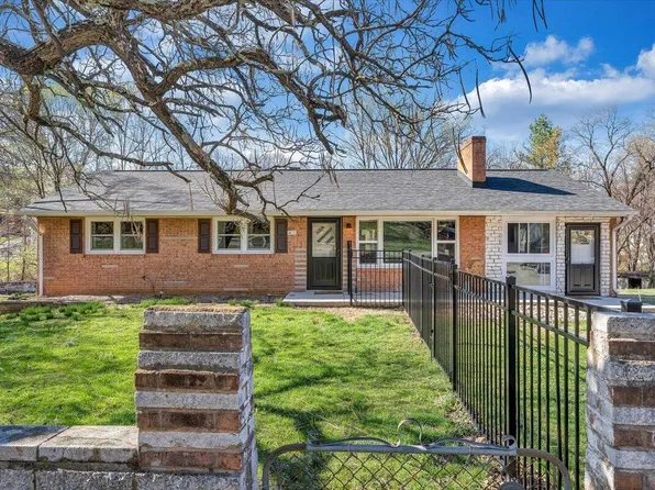 2129 Twelve Oclock Knob Rd, Salem, VA 24153