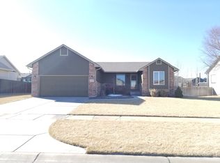 1247 N Oak Ridge Ave, Goddard, KS 67052