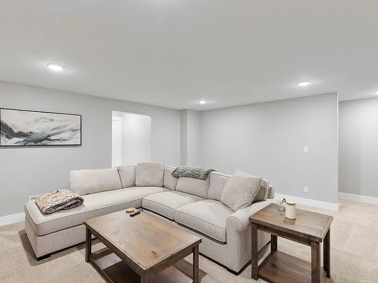 16637 Wilden Dr — Photo 32