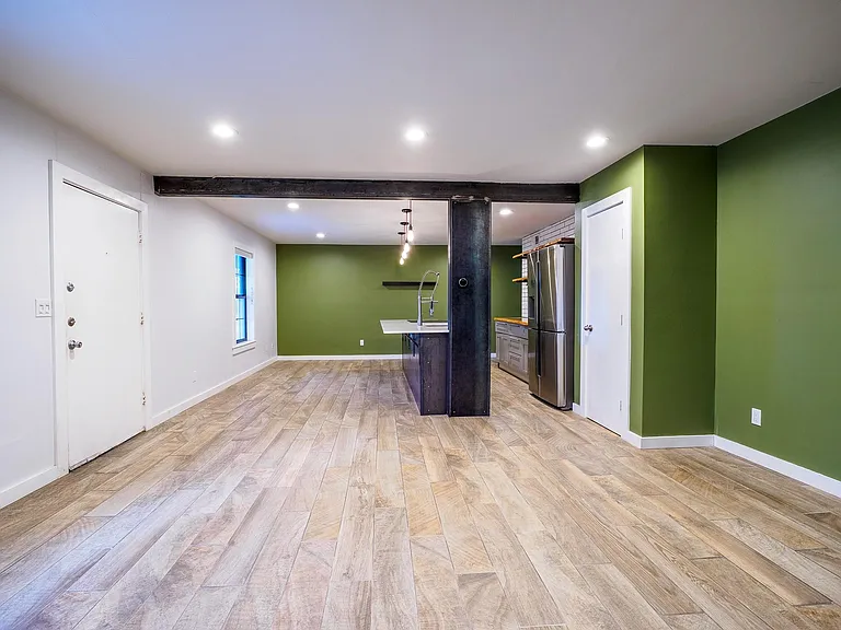 2302 E Side Dr #28 — Photo 9