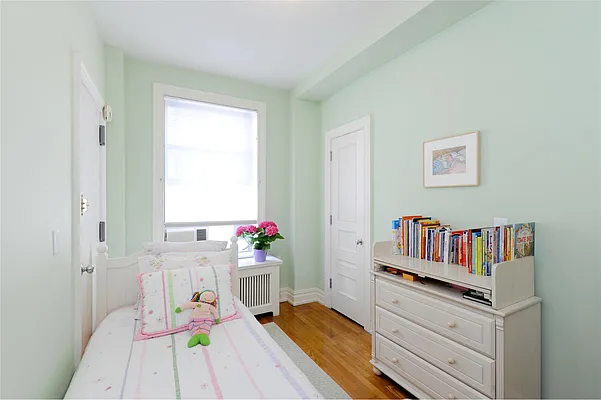 Sold by Douglas Elliman | media 20