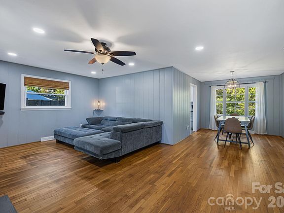 3rd image of 227 Cedar Hill Rd