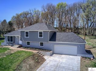 9051 Loree Ln, Arlington, NE 68002