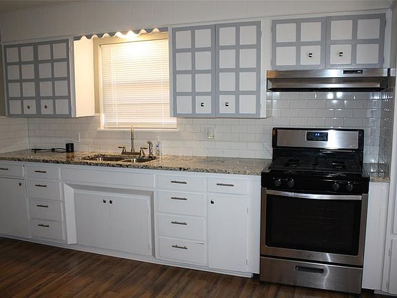 5th image of 1411 Jackson St