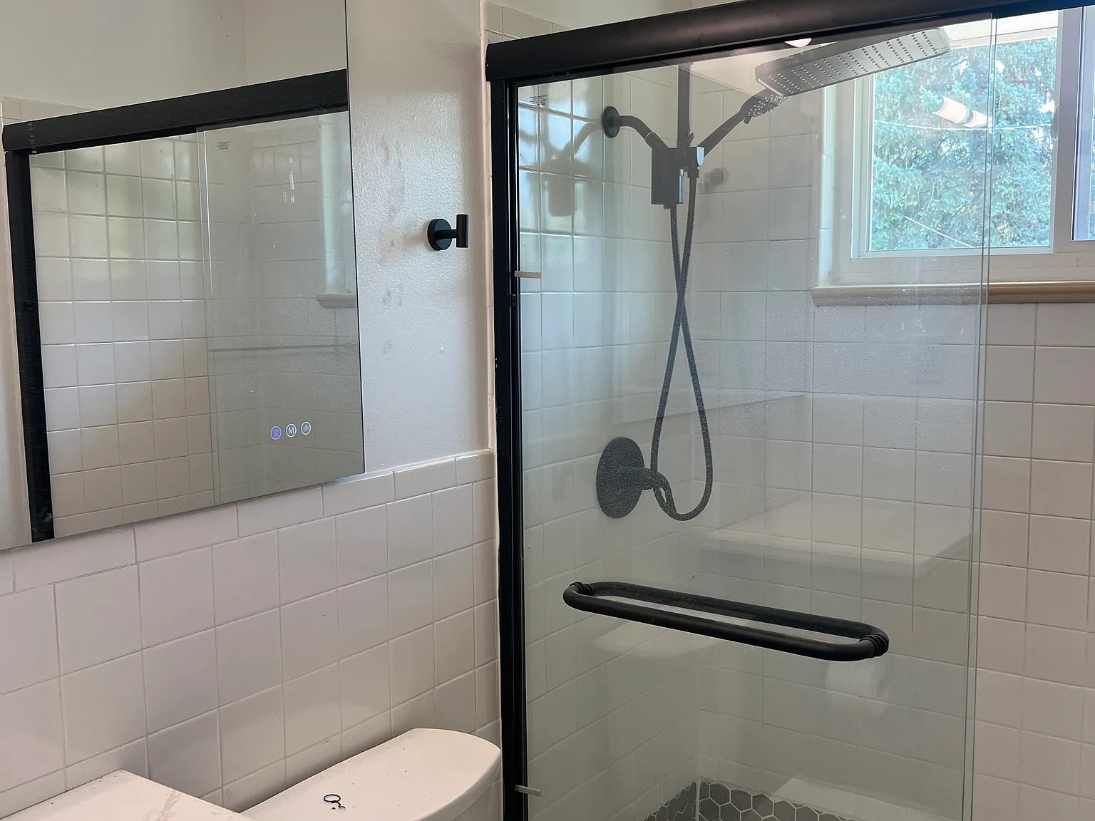3 bed, 2500 sqft, $2,600 — Photo 4