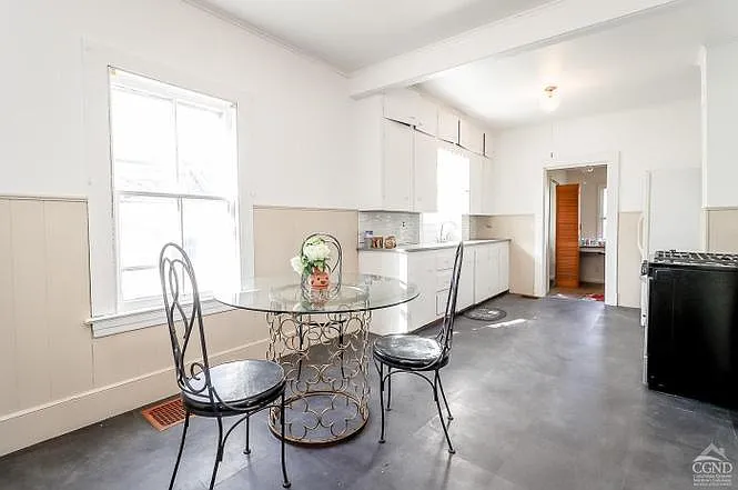 2 bed, 1300 sqft, $1,800 — Photo 4