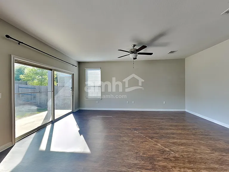 8013 Turnberry Ln — Photo 6