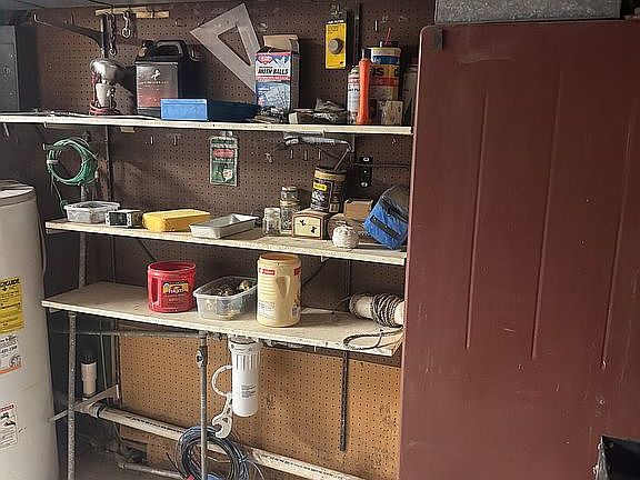 4th image of 46400 N Seven Springs Rd #4
