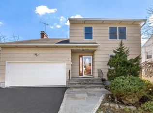 34 Sprague Rd, Scarsdale, NY 10583