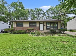 850 Campion Ln, Florissant, MO 63031