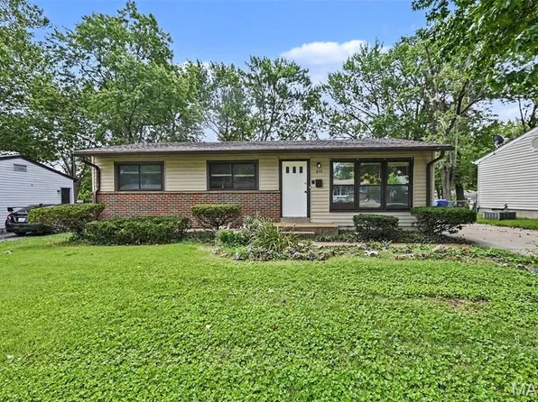 850 Campion Ln, Florissant, MO 63031